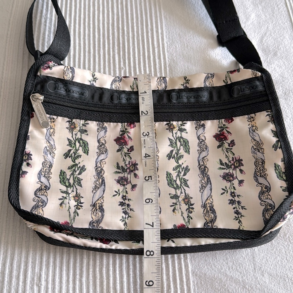 Lesportsac Floral Black and Cream Crossbody Bag With Zip Pouch - Picture 8 of 9